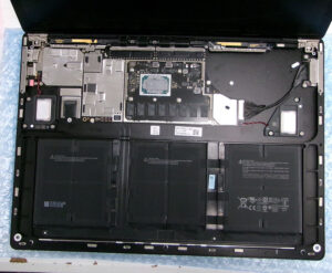 Surface Laptop3 マザーボード分解2