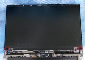 DELL Alienware m15 R5  液晶パネル取り外し