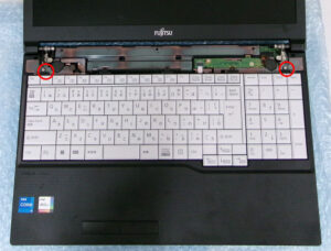 富士通 A5513/NX キーボード取り外し