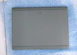 Surface Laptop Go2 裏面