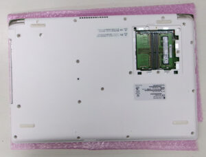 dynabook P3-T7KS-BW 裏面