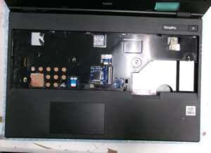NEC PC-VRT16FB6S3JY 上面