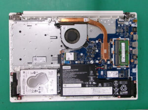 Lenovo L340-15IWL 内部
