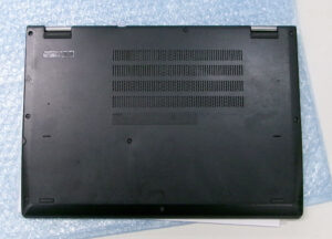 Lenovo Yoga 370 裏面