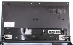 富士通 FMVF75K1BA 裏面2