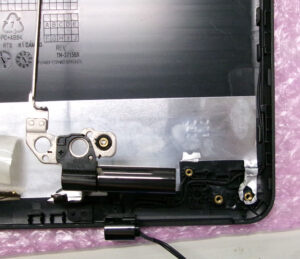 HP OMEN 17-w203TX ねじ受け破損部