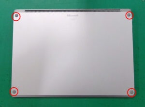 Surface Laptop4 裏面