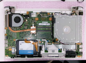東芝 T75/FWS 内部　SSD換装
