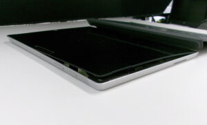 Surface3 液晶パネル浮き