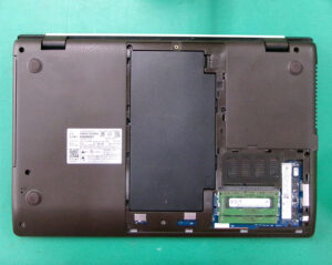 富士通 AH77/D3 内部1