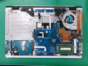 富士通 AH77/D3 内部2