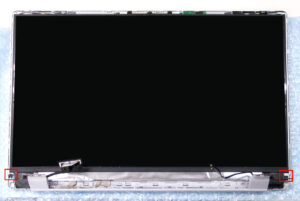 液晶固定粘着テープを剥がす