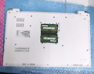 dynabook AZ/HUG 裏面2