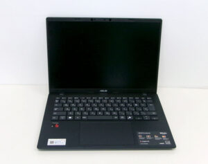 ASUS X1407Q 外観