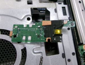 NEC VK17E/FW-S  電源ボタン補修後