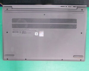 Lenovo L340-15API 裏面
