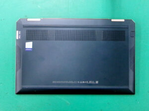 HP 13-aw0159tu 裏面