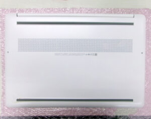 HP 15s-fq1066tu 裏面