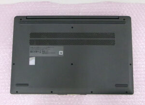 Lenovo 15AMN8 裏面